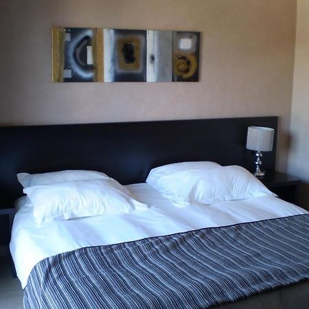 Augustin Marie Hotel Bonifacio  Bilik gambar