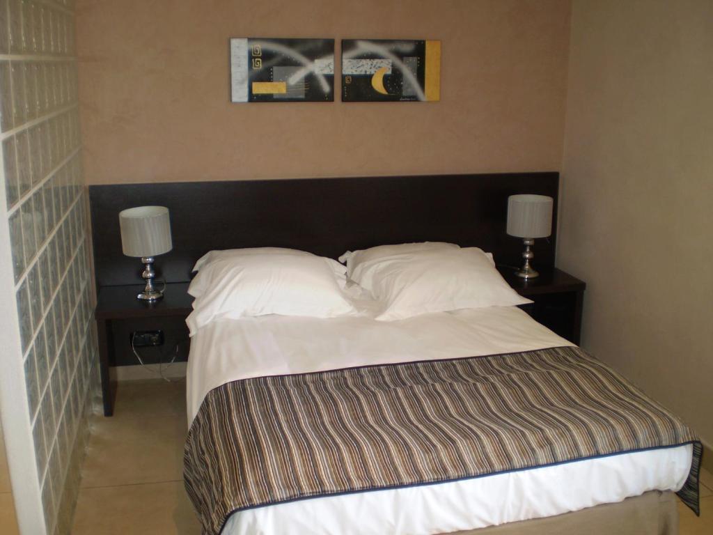 Augustin Marie Hotel Bonifacio  Bilik gambar